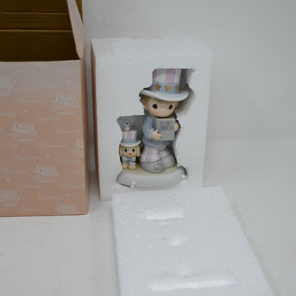 Precious Moments 2001 God Bless America 102938R Figurine w Box Enesco
